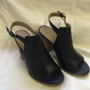 ❌SOLD❌Covington black shoes